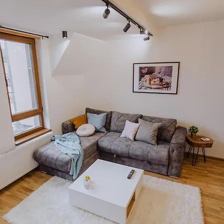 Apartment Divcinova Moderan A10 Divcibare